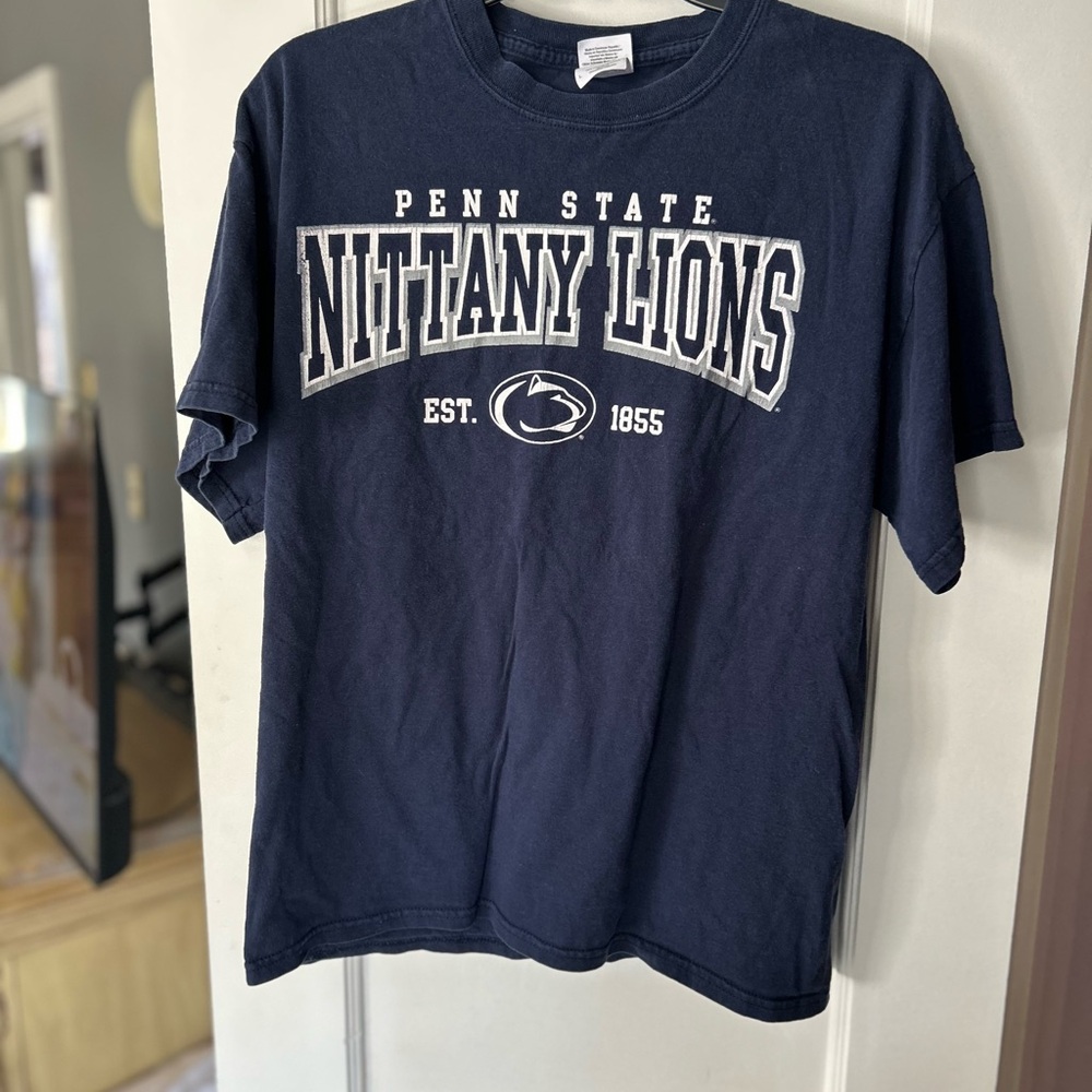 Gildan Navy Blue Graphic T-Shirt
